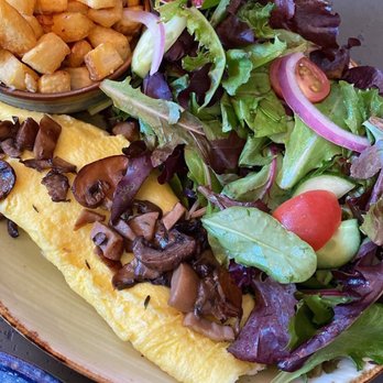 Magnolia House - Omelette - Cocktail Bars Near Me - Pasadena, California
