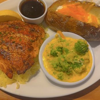 Cheddar's Scratch Kitchen - Blackened salmon, Broccoli Cheese Casserole, Loaded Baked Potato, side of bourbon glaze. - American Near Me - Overland Park, Kansas