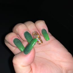 St Patrick's Nails
