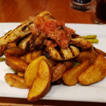 PGA Tour Grill - Grilled chicken with potatoes - Bars Near Me - Honolulu, Hawaii