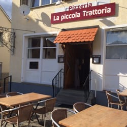 La piccola Trattoria - The outside of the resto with a cute outdoor terrace