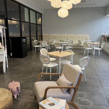 Dreamy Tea - Comfy spot! - Desserts Near Me - Winter Garden, Florida