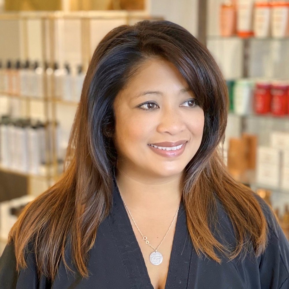 Gold Coast Salon - Felt pampered and catered to when I walked in and left feeling fabulous and glamorous. Highly recommend Gold Coast Salon. - Hair Stylists Near Me - Chicago, Illinois