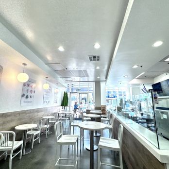 Onigilly Japanese Kitchen - Indoor Seating - Japanese Near Me - Palo Alto, California Onigilly Japanese Kitchen - Indoor Seating - Japanese Near Me - Palo Alto, California