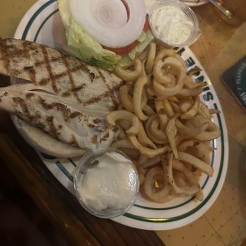 Flanigan's - Pompano Beach - Mahi mahi-mahi - American Near Me - Pompano Beach, Florida