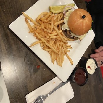 Gryff's Pub - Animaniac Burger and fries - Pubs Near Me - Eugene, Oregon