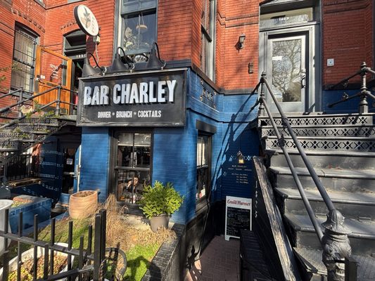 Bar Charley by null