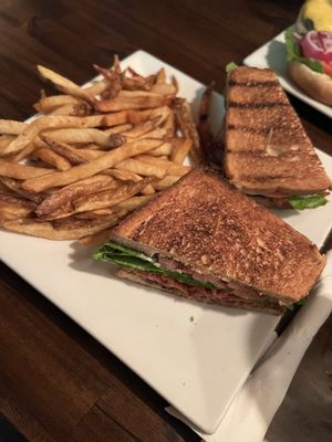 Mulligan's Pub by null