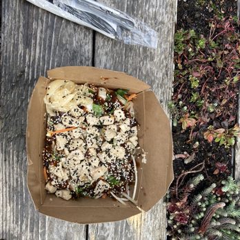 Eat Well - Samurai bowl with chicken - Food Trucks Near Me - Portland, Oregon