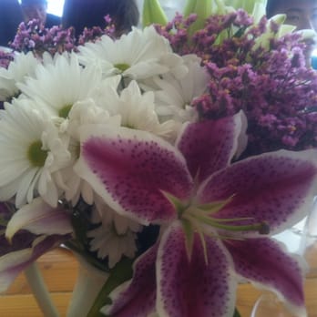 Cream Pot - Beautiful floral arrangement - Breakfast & Brunch Near Me - Honolulu, Hawaii Cream Pot - Beautiful floral arrangement - Breakfast & Brunch Near Me - Honolulu, Hawaii