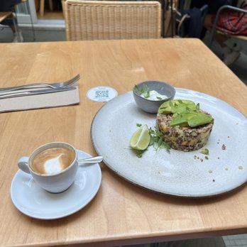 Noshi Coffee - Coffee & Tea Near Me - Porto, 13
