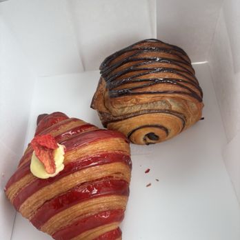 Mariner Cafe - Strawberry Croissant and Pain au Chocolat 10/10 - Cafes Near Me - Barnstable, Massachusetts