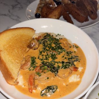 Breakfast At Barneys - shrimp and grits - Breakfast & Brunch Near Me - Atlanta, Georgia