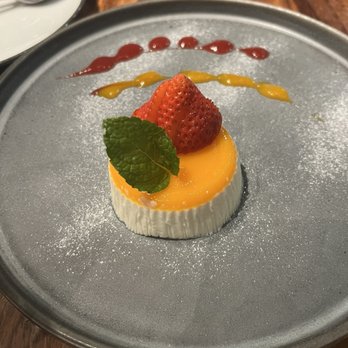 Limón - Mango panna cotta - Peruvian Near Me - Mountain View, California Limón - Mango panna cotta - Peruvian Near Me - Mountain View, California