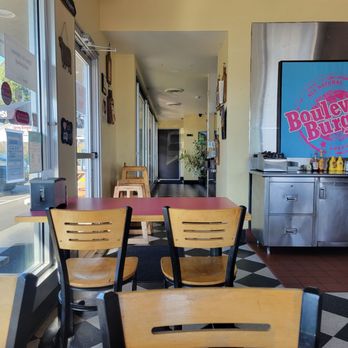 Boulevard Burger - Burgers Near Me - Castro Valley, California