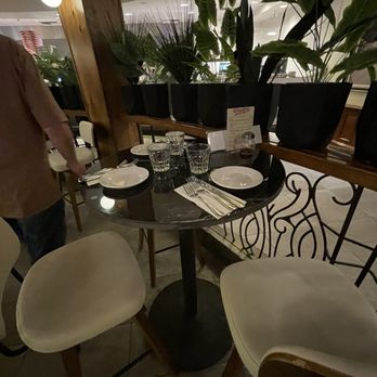 Guiseppes - Our table - no waiting in bar area! - Italian Near Me - Palm Desert, California