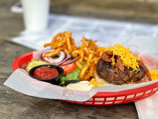 Hondo's On Main by null