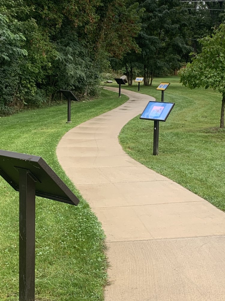 COMMERCE TOWNSHIP COMMUNITY LIBRARY Updated May 2024 16 Photos