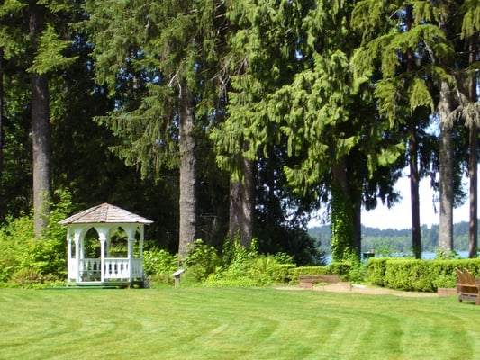 Lake Quinault Lodge by null