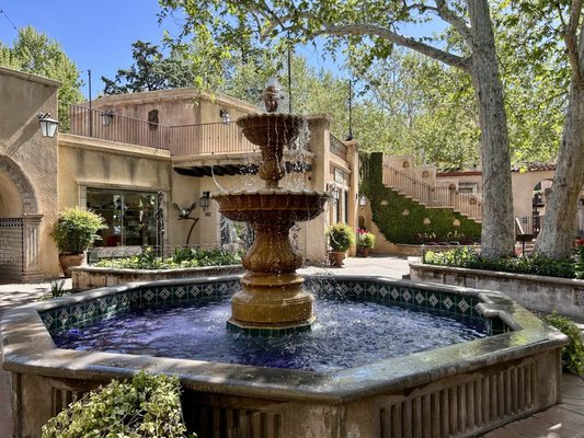 Tlaquepaque Arts & Shopping Village by null