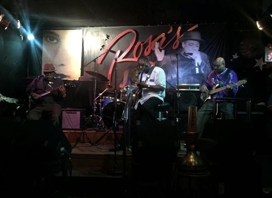 Rosa's Lounge by null