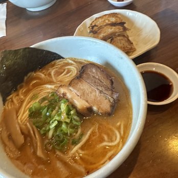Menya le Nood - Kakuni Ramen with gyoza - Ramen Near Me - Honolulu, Hawaii Menya le Nood - Kakuni Ramen with gyoza - Ramen Near Me - Honolulu, Hawaii
