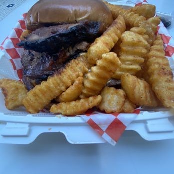 Smokin Jays - Pass the Smoke SmahBurger - Barbeque Near Me - Oxnard, California