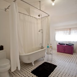 The Historic Benner Mansion - Lovely bathroom