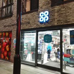 Co-op Food - London - Front of the store at night