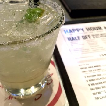 Yard House - New American Near Me - Boca Raton, Florida