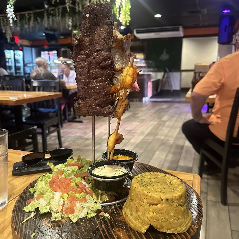 El Primo Restaurant - Churrasco , pollo , camarones , & chicharrón - Puerto Rican Near Me - Kissimmee, Florida