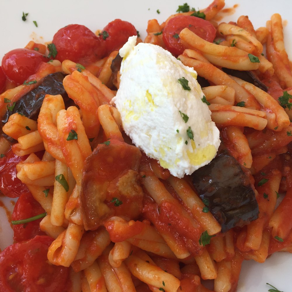Villa Borghese - Pasta with Eggplant and Fresh Chopped Cherry Tomatoes and a generous portion of riccotta cheese topped it off perfectly! - Italian Near Me - Évian-les-Bains, 74
