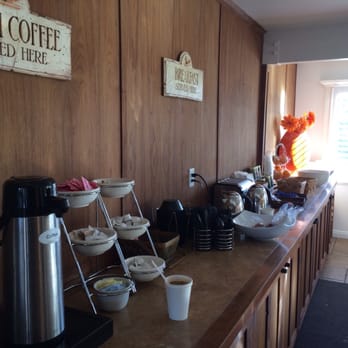 Hummingbird Inn - Breakfast - Hotels Near Me - Ojai, California