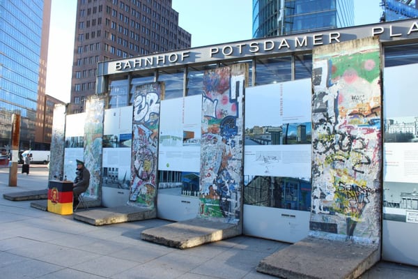 Berliner Mauer by null