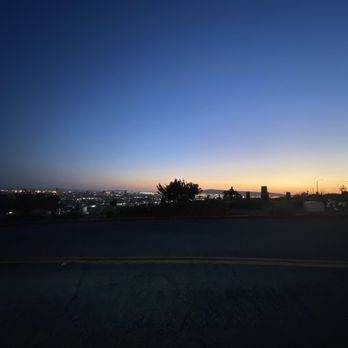 Sunset View Park - View from the street parking - Parks Near Me - Signal Hill, California