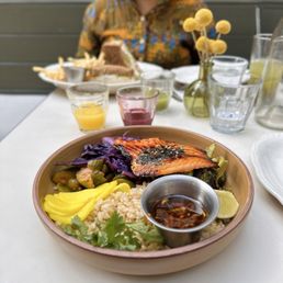 Umami Salmon Bowl