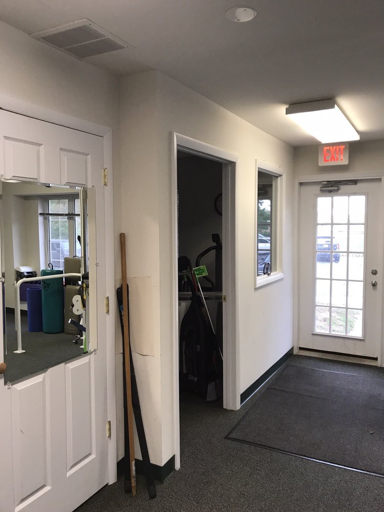 CREST PHYSICAL THERAPY 21 Photos 1 Bethany Rd, Hazlet, New Jersey
