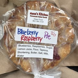 Three Bears Country Barn - Lunch pie