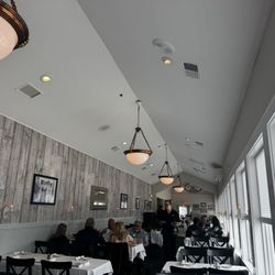 Howard's Seafood Restaurant
