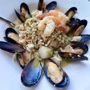 Gina's Italian Restaurant - Seafood Pasta - Italian Near Me - Arroyo Grande, California Gina's Italian Restaurant - Seafood Pasta - Italian Near Me - Arroyo Grande, California