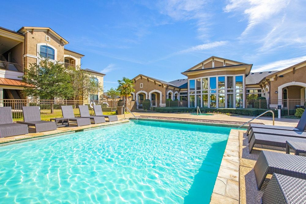 SUMMERCREST BURLESON APARTMENTS Updated June 2024 1320 NW