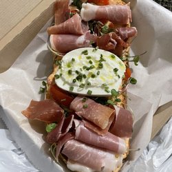 Naranja Juicery & Espresso - Burrata Bruschetta