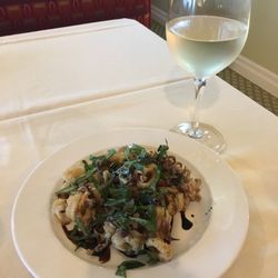 Spirits Bar & Grill - Calamari special & house white