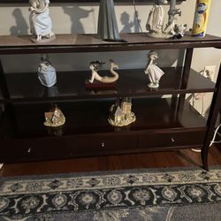 Classy Cat Consignment Furniture - Display table three shelf