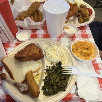 Gus's World Famous Fried Chicken - Austin - Southern Near Me - Austin, Texas