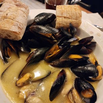 Public House Kitchen & Brewery - Muscles, in Garlic broth. - American Near Me - Manassas, Virginia