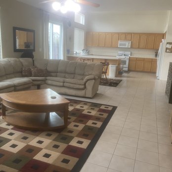 Lunas Cleaning - Great room, and kitchen - Home Cleaning Near Me