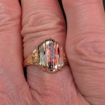 Osborne's Jewelers - My Momma's class ring from 1950 after I scraped the crest off somehow. :( - Jewelry Near Me - Athens, Alabama Osborne's Jewelers - My Momma's class ring from 1950 after I scraped the crest off somehow. :( - Jewelry Near Me - Athens, Alabama