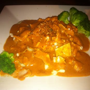 Sea Thai Restaurant - Chicken with peanut butter sauce. - Thai Near Me - Orlando, Florida Sea Thai Restaurant - Chicken with peanut butter sauce. - Thai Near Me - Orlando, Florida