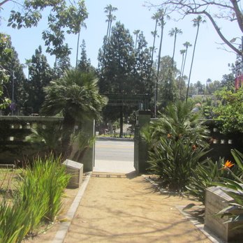 Highland Camrose Park - Dog Parks Near Me - Los Angeles, California